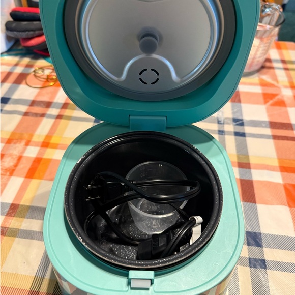 GreenLife Turquoise Rice Cooker - Picture 4 of 8